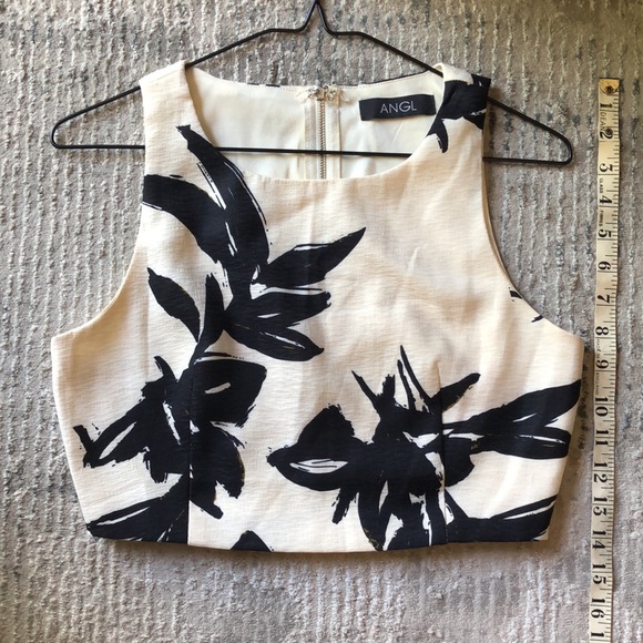 ANGL Leaf Print Crop Top - Picture 5 of 5